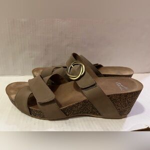 Dansko Women's Size 41 10.5 Leeann Gray  Leather Open Toe Platform Sandals